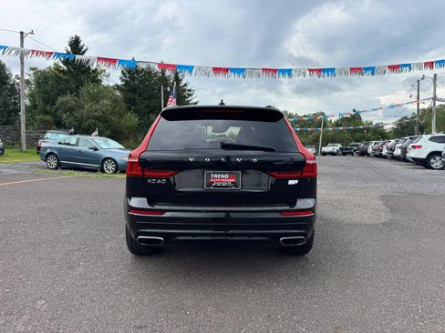 Used 2021 Volvo XC60 T8 R-Design w/ Advanced Package AWD/4WD image 4