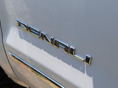 Used 2017 GMC Sierra 1500 Denali w/ Denali Ultimate Package AWD/4WD image 5