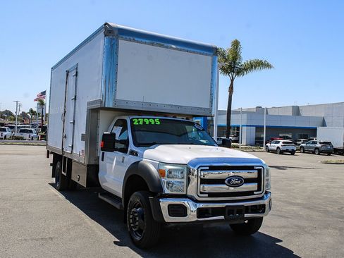 Used 2015 Ford F550 2WD Regular Cab Super Duty image 3