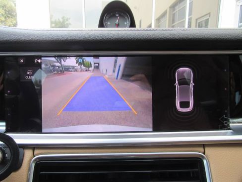 Used 2019 Porsche Panamera 4 image 8