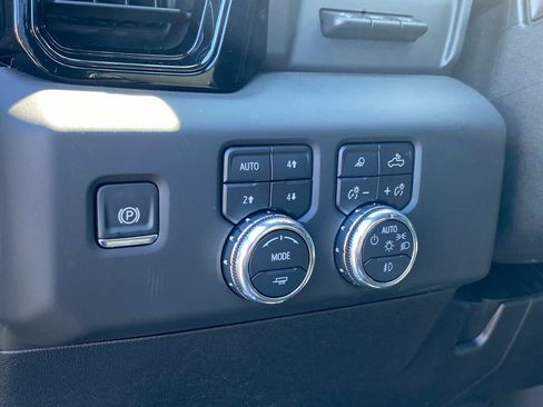 Used 2025 GMC Sierra 2500 AT4X w/ AT4X AEV Edition AWD/4WD image 26