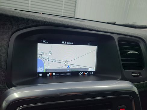 Used 2016 Volvo V60 T5 Cross Country Platinum w/ Climate Package image 33