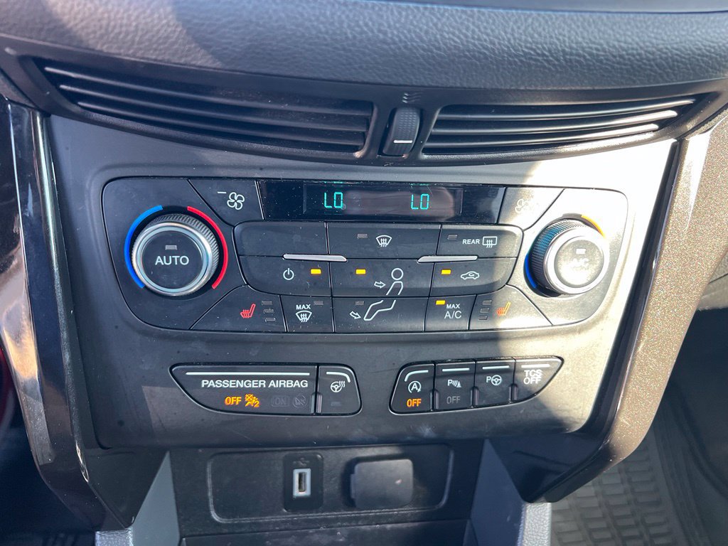 Used 2017 Ford Escape Titanium w/ Canadian Touring Package AWD/4WD image 31