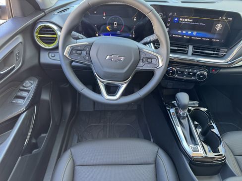 New 2025 Chevrolet Trax ACTIV w/ Driver Confidence Package image 17