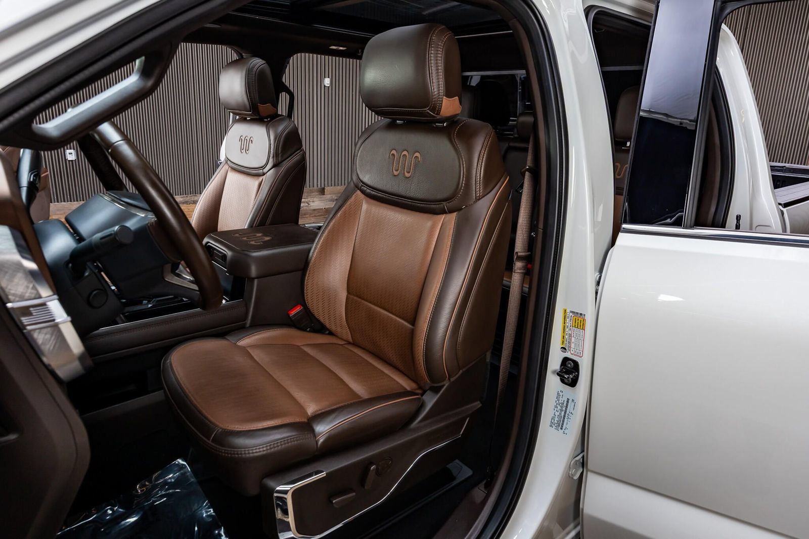 Used 2025 Ford F250 King Ranch w/ Chrome Package AWD/4WD image 31