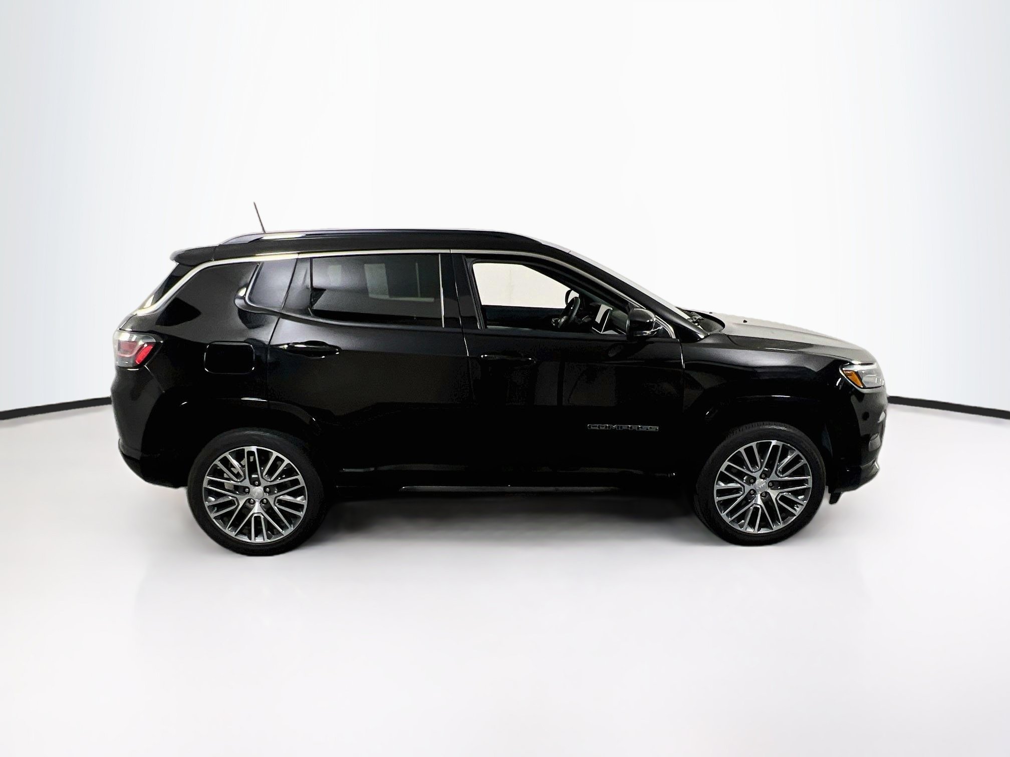 Used 2023 Jeep Compass Limited w/ Elite Group AWD/4WD image 8