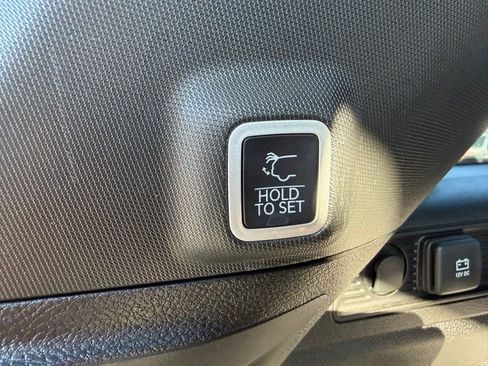 Certified 2024 Jeep Grand Cherokee Altitude image 34