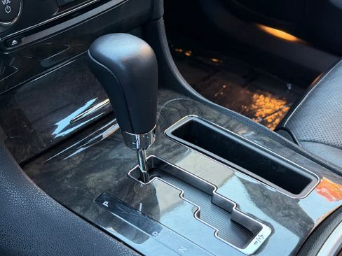 Used 2014 Chrysler 300 C image 23