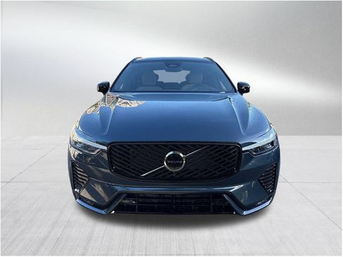 New 2026 Volvo XC60 B5 Core image 2