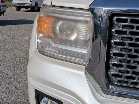 Used 2015 GMC Sierra 1500 Denali w/ Driver Alert Package AWD/4WD image 10
