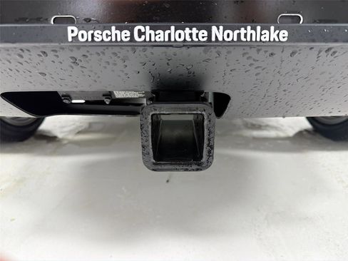Used 2025 Porsche Macan AWD/4WD image 26