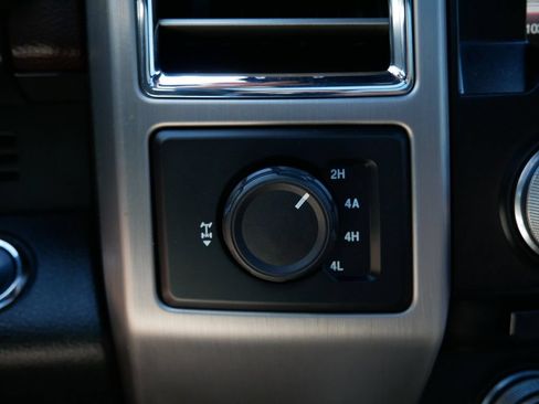 Used 2015 Ford F150 Platinum w/ Equipment Group 701A Luxury AWD/4WD image 25