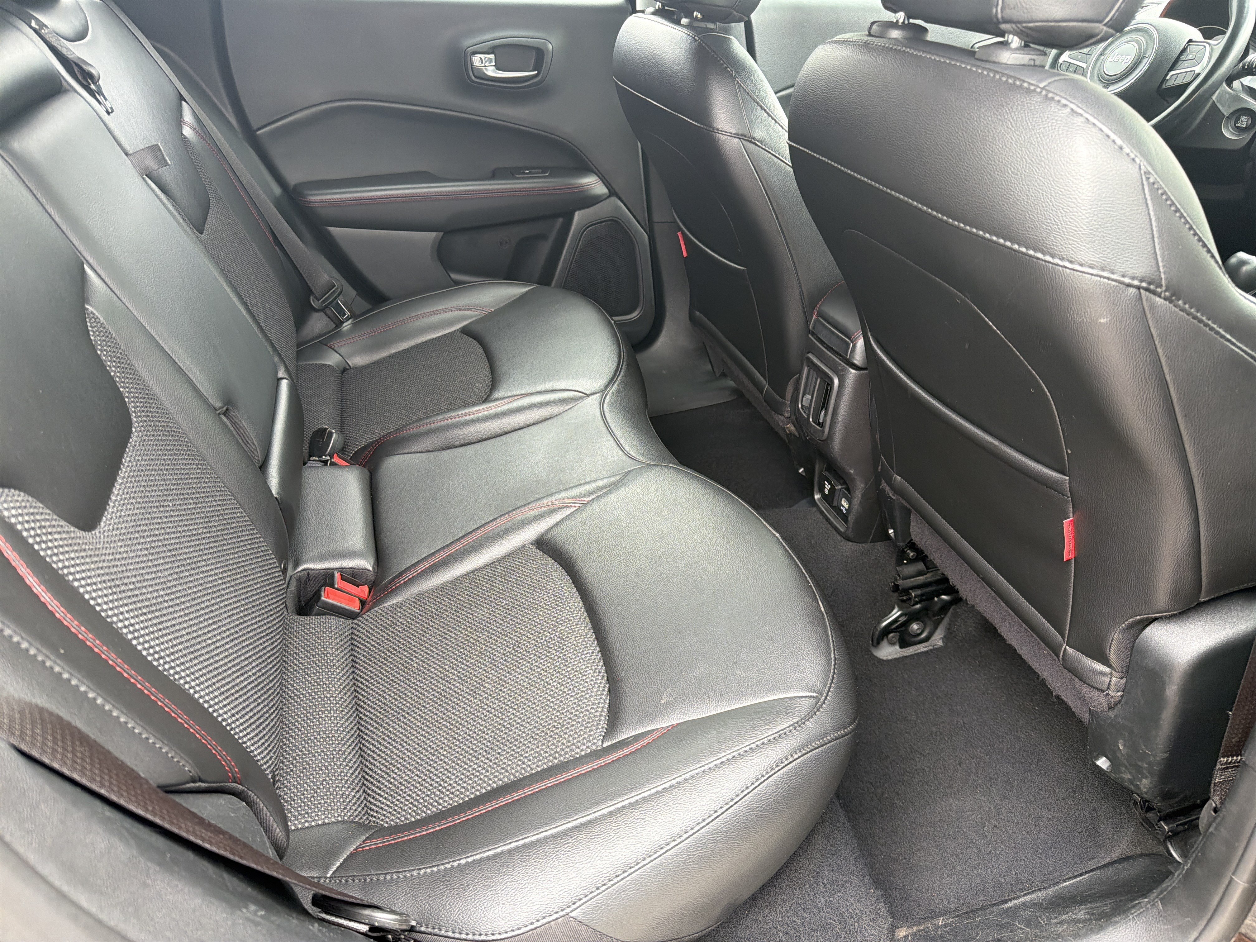Used 2020 Jeep Compass Trailhawk AWD/4WD image 25