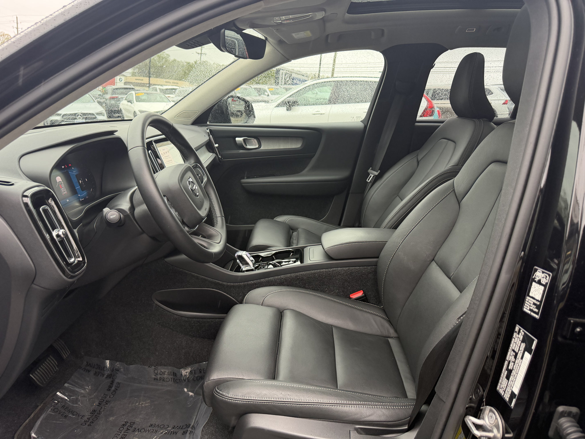 Used 2026 Volvo XC40 B5 Plus AWD/4WD image 9