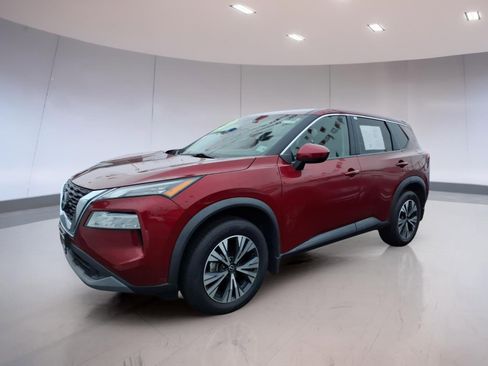 Used 2023 Nissan Rogue SV image 2