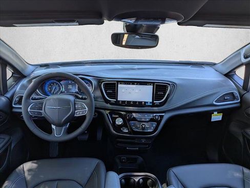New 2026 Chrysler Pacifica Select FWD image 14