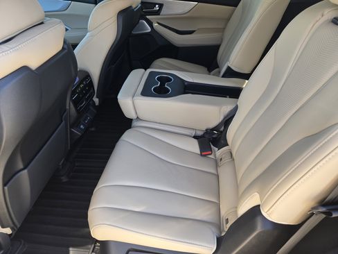 Certified 2025 Acura MDX w/ Technology Package image 40