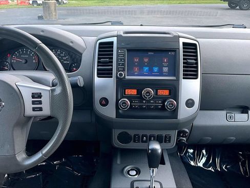 Used 2020 Nissan Frontier SV RWD image 13