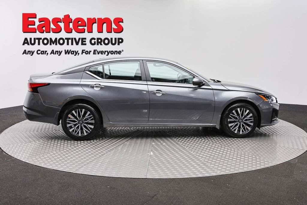 Used 2023 Nissan Altima 2.5 SV AWD/4WD image 5