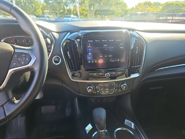 Used 2023 Chevrolet Traverse LT FWD image 18