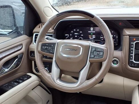 Used 2023 GMC Yukon XL Denali w/ Denali Reserve Package AWD/4WD image 9