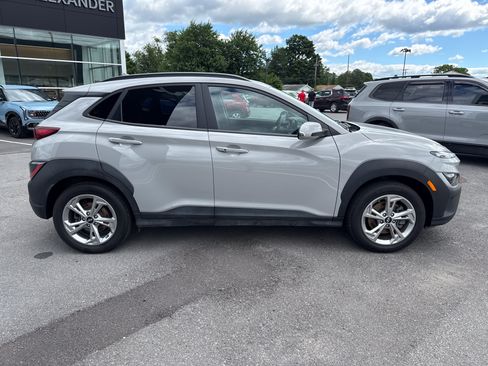 Used 2022 Hyundai Kona SEL AWD/4WD image 2