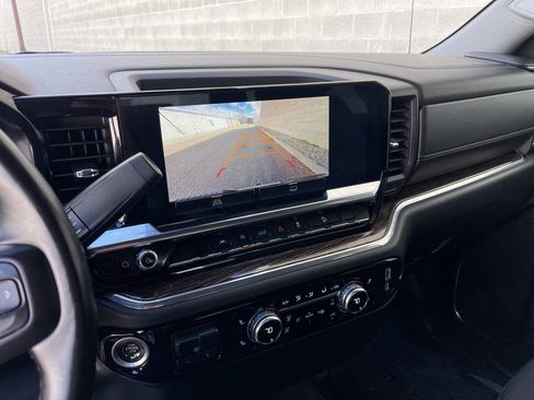 Used 2024 GMC Sierra 1500 SLE w/ X31 Off-Road Package image 13