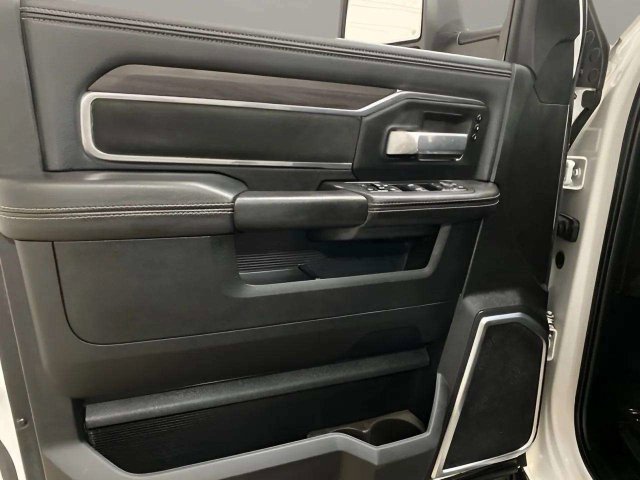 Used 2025 RAM 2500 Laramie AWD/4WD image 12