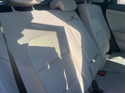 Used 2020 Hyundai Tucson SE w/ Winter Weather Package image 21