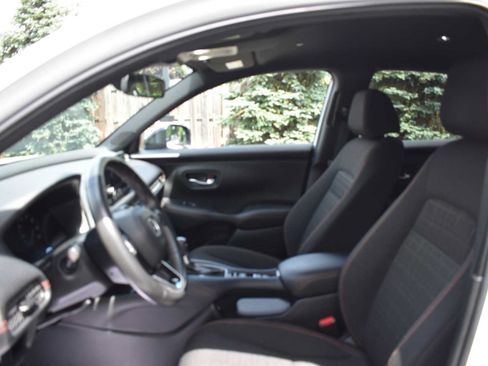 Used 2024 Honda HR-V Sport image 17