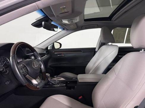 Used 2016 Lexus ES 350 w/ Navigation System Package FWD image 16