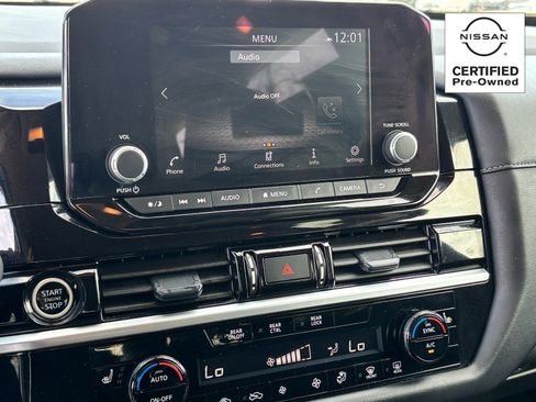 Certified 2024 Nissan Pathfinder SV image 25