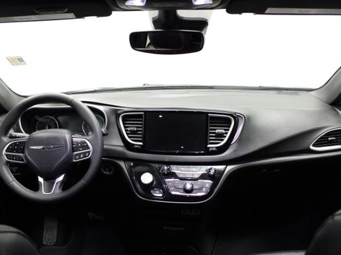 Used 2025 Chrysler Pacifica Select FWD image 21