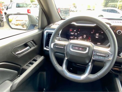 New 2025 GMC Canyon Elevation w/ Convenience Package image 41