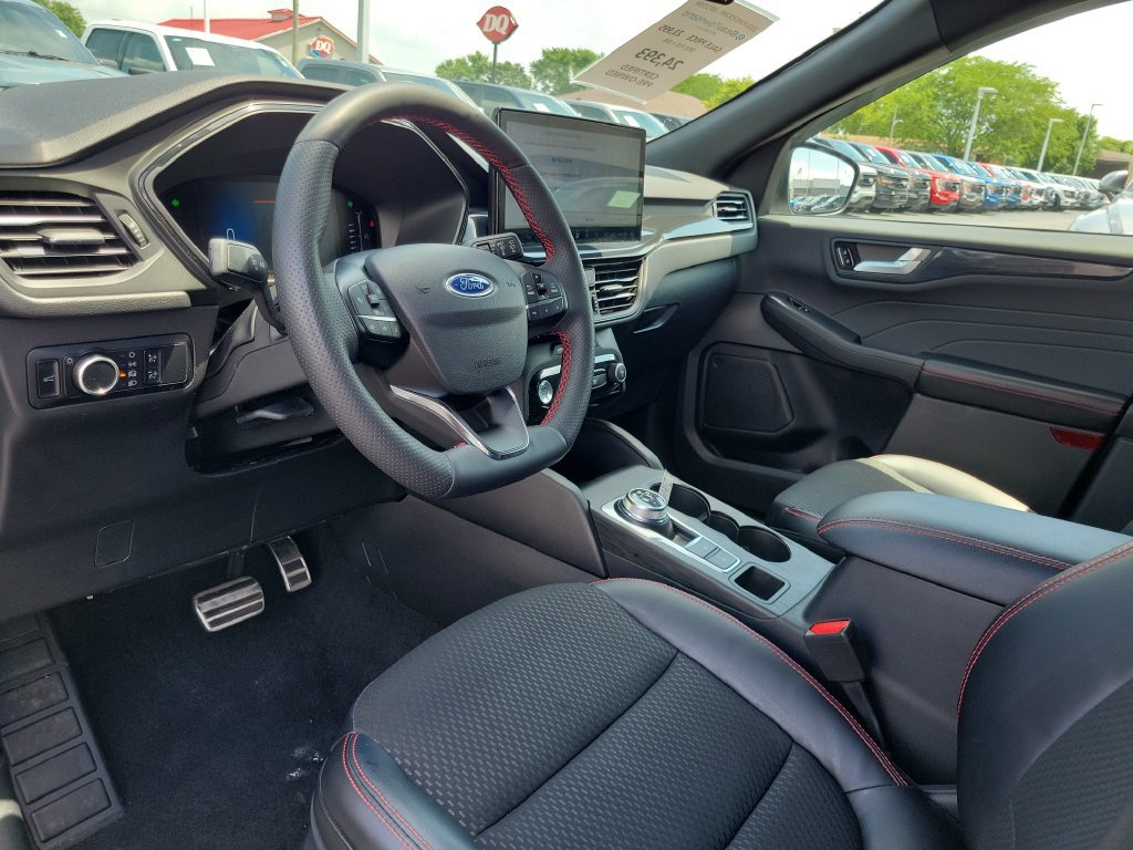 Certified 2023 Ford Escape ST-Line w/ Tech Pack #1 FWD image 21