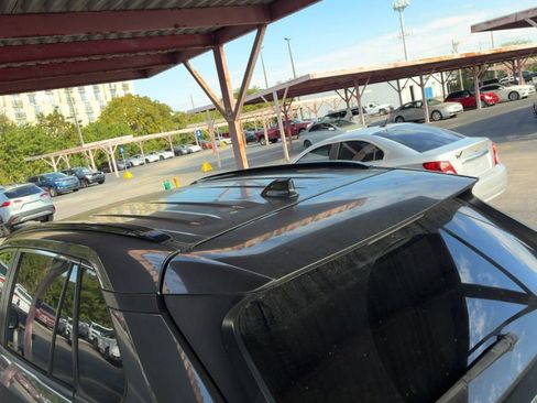 Used 2021 Toyota RAV4 XLE w/ Convenience Package image 10