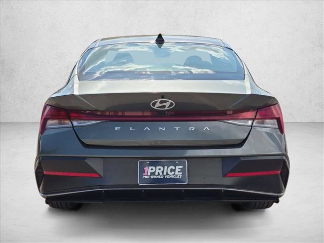 Used 2025 Hyundai Elantra SEL FWD image 7