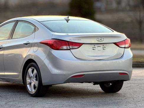 Used 2013 Hyundai Elantra GLS w/ Preferred Pkg image 16