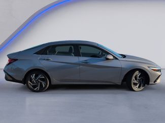 New 2025 Hyundai Elantra Limited FWD video 3