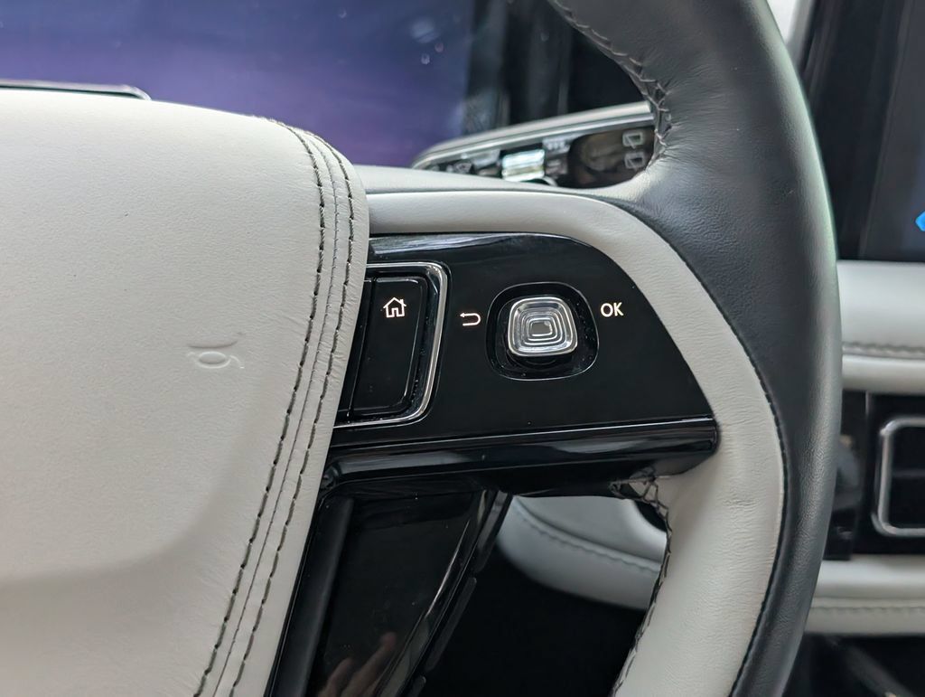 Used 2025 Lincoln Aviator Reserve w/ Jet Appearance Package RWD image 30