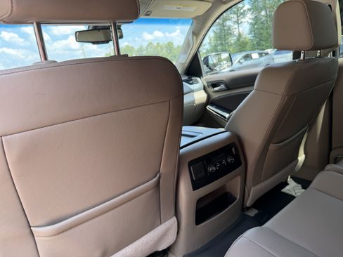 Used 2018 Chevrolet Tahoe LT w/ Luxury Package RWD image 20