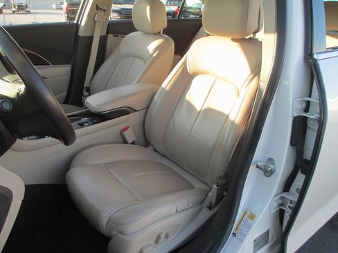 Used 2014 Buick LaCrosse Leather w/ Driver Confidence Package image 15