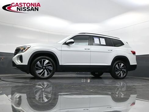 Used 2024 Volkswagen Atlas SE image 33