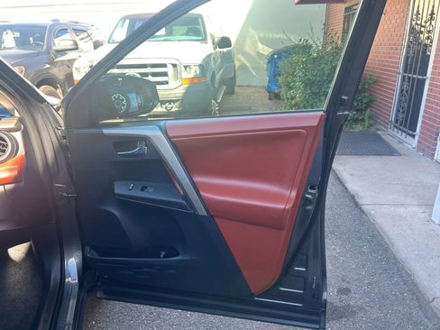 Used 2013 Toyota RAV4 Limited image 41