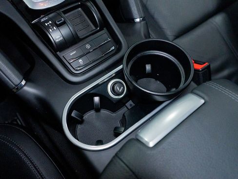 Used 2016 Porsche Cayenne image 53