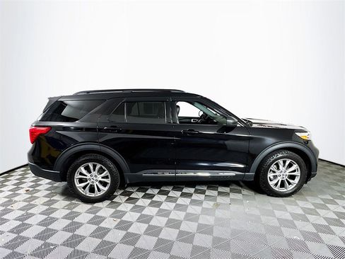Used 2020 Ford Explorer XLT w/ Equipment Group 202A image 8