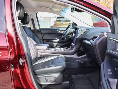 Used 2024 Ford Edge Titanium image 24