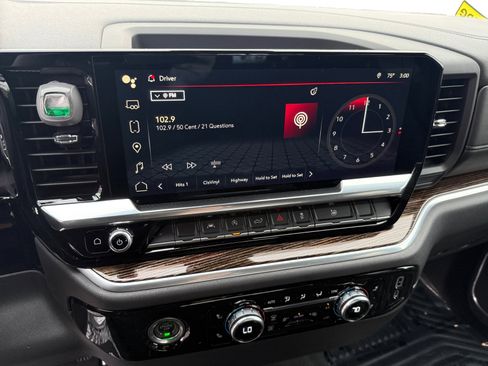 Used 2022 GMC Sierra 1500 Elevation image 12