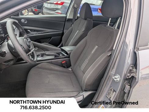 Used 2023 Hyundai Elantra SEL image 11