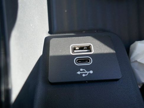 New 2026 Ford Expedition Active image 17